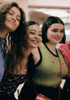 Eyforiya Aqsh Seriali 3-Mavsum Barcha qismlari Premyera O'zbek tilida tarjima to'liq skachat HD